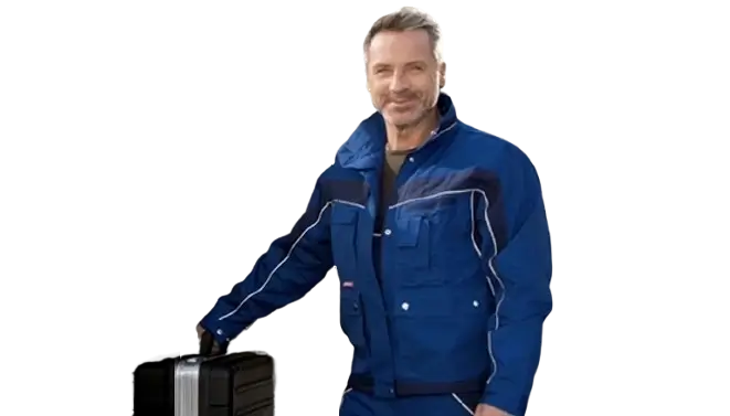 Fontanero especializado preparado para trabajar en León con maletín de herramientas